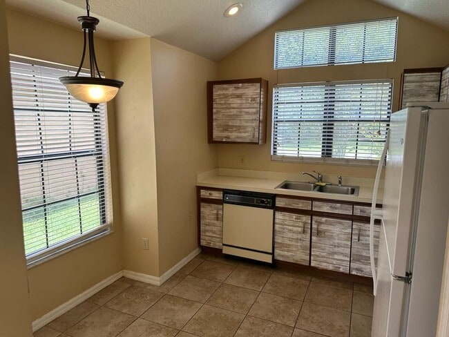 Building Photo - 9869 Aloma Bend Ln
