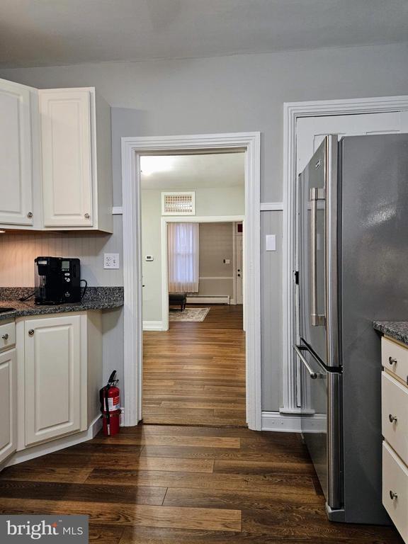 Building Photo - 279 W Main St