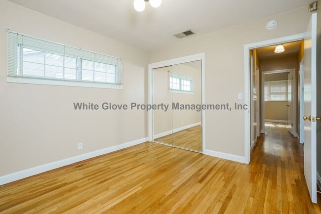 Building Photo - Fullerton 3 Bedroom Home is Great Neighborhood