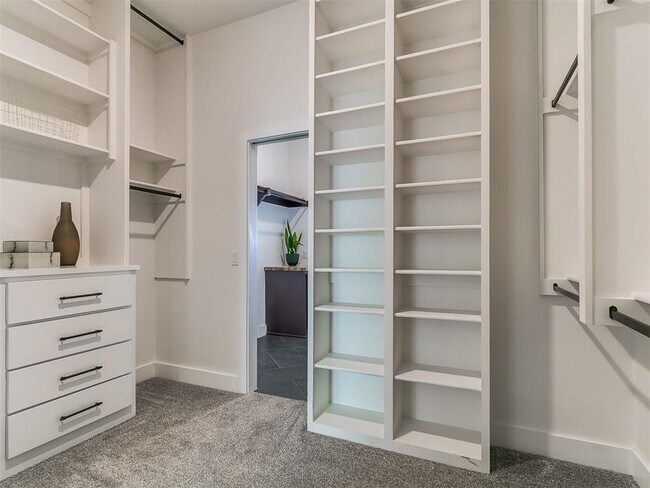 Building Photo - 2117 Aminas Wy