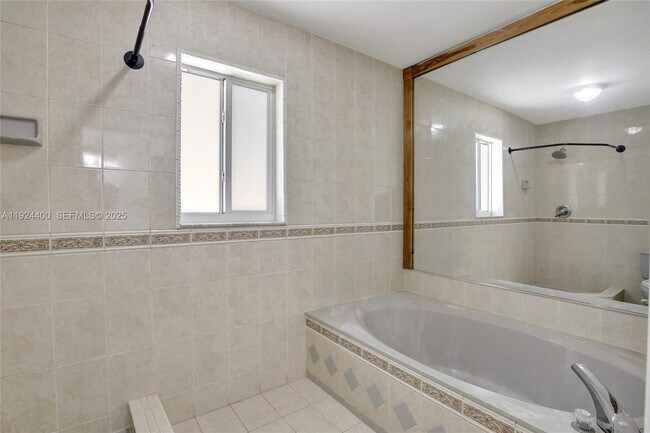 Building Photo - 9862 SW 145th Pl