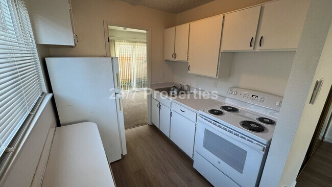 Building Photo - Newly Remodeled 1 BA I 1 BA