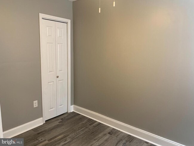 Building Photo - 1819 Sigel St