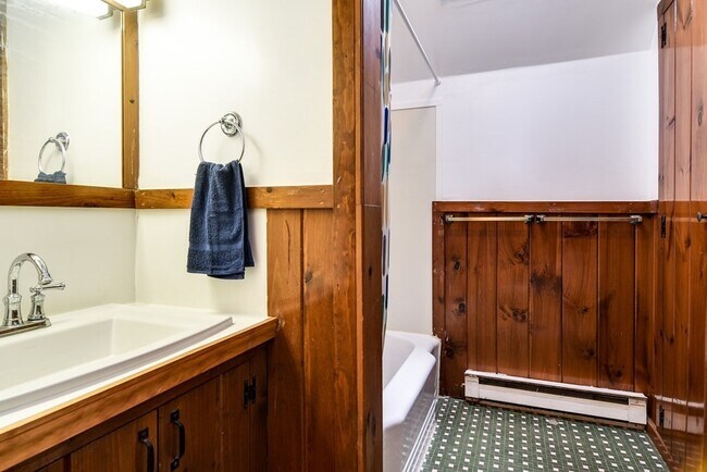 Building Photo - 57 Coburn Ave