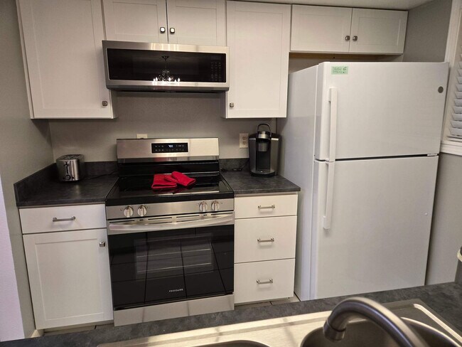 Building Photo - 2207 Parker Ave