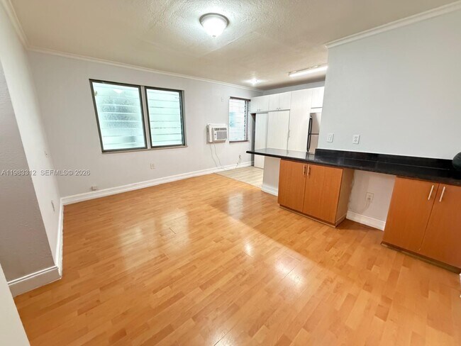 Building Photo - 7928 Harding Ave