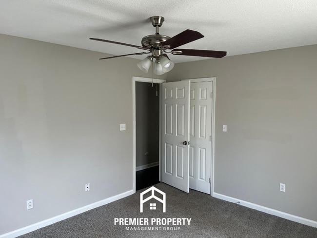 Building Photo - Charming 3BR/2BA Home in Huntsville | Hardwood Floors, Fireplace & 2-Car Garage