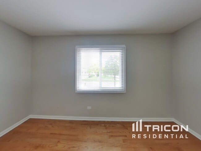 Building Photo - 1401 Oak Hill Ct