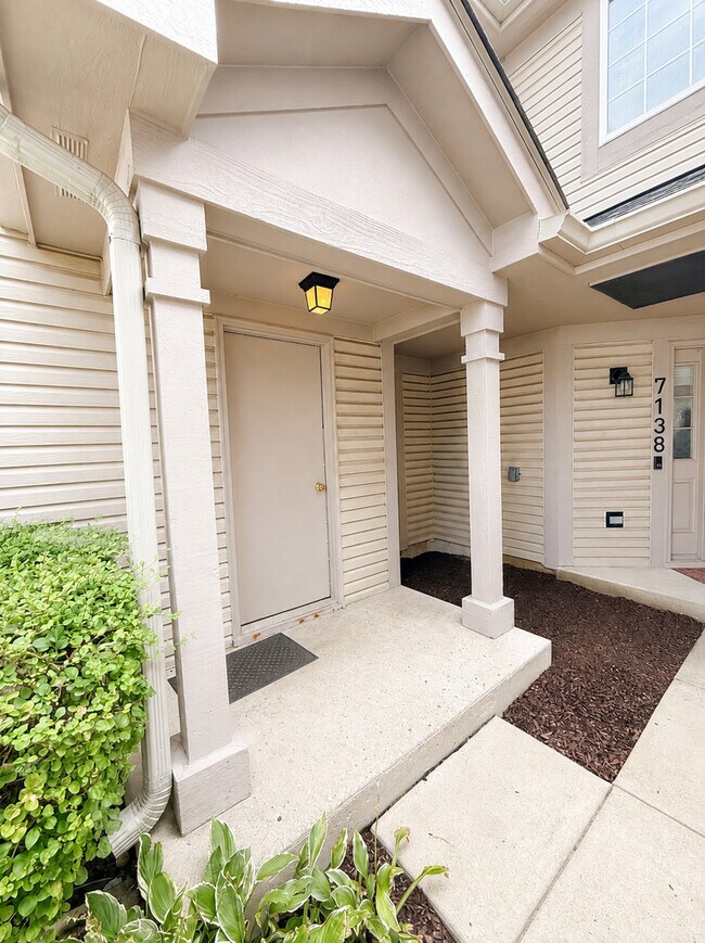 Building Photo - 7134 S Stratton Ln