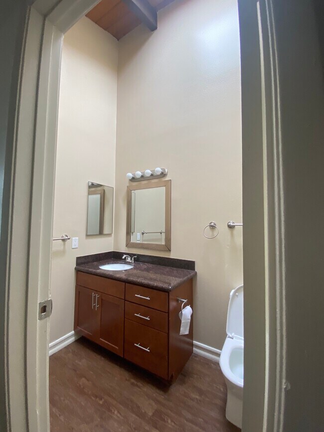 Full Bathroom - 312 La Amatista Rd