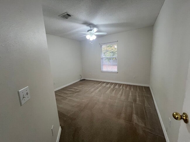 Building Photo - Pace - Spencer Oaks Landing - 4 bedroom, 2...