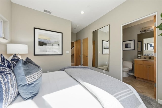 Building Photo - 2406 Ocean Dr