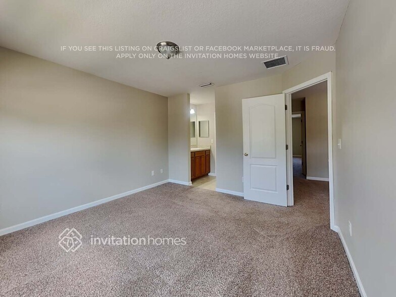 Building Photo - 15827 Canoe Creek Dr