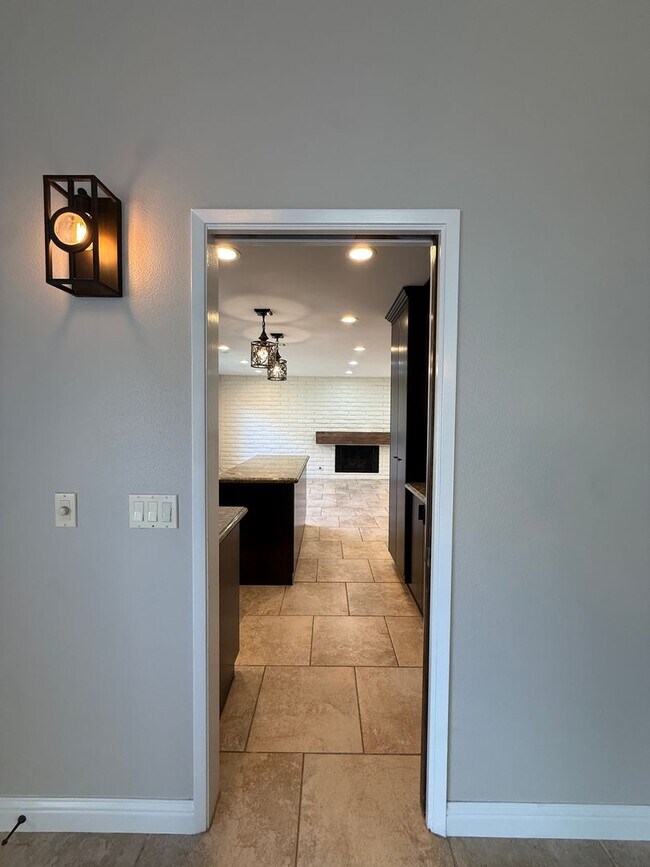 Building Photo - Beautiful Single Story Foxenwood Townhome in Orcutt with Easy Access to VSFB