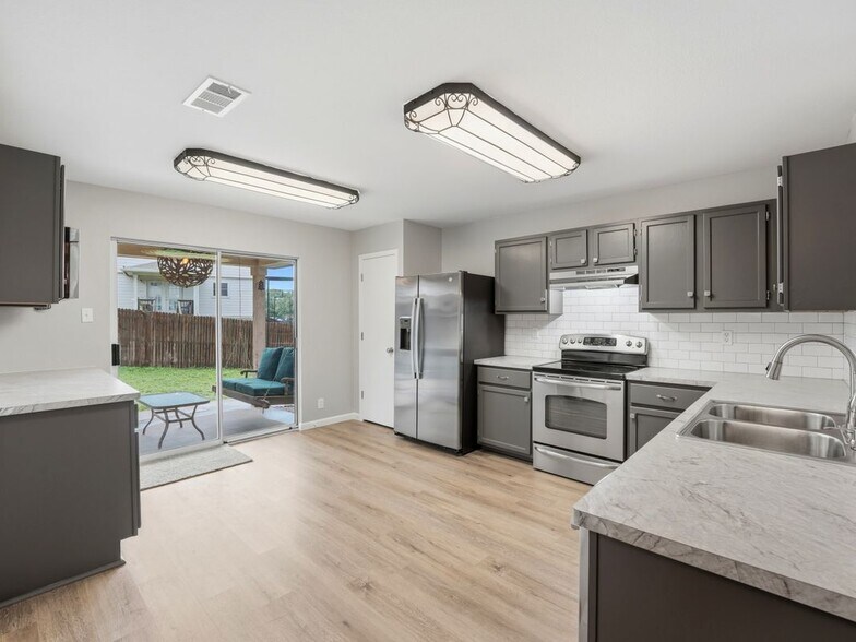 Building Photo - 9127 Spiral Woods