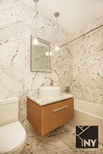 Building Photo - 128 Water St