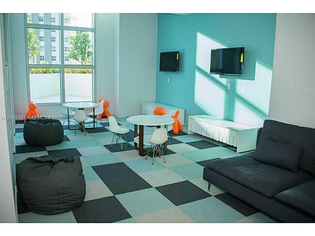 Building Photo - 1100 S Miami Ave