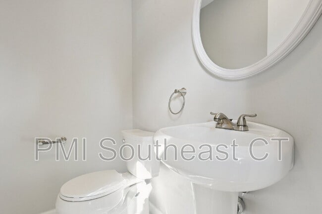 Building Photo - 9 Haigh Ave