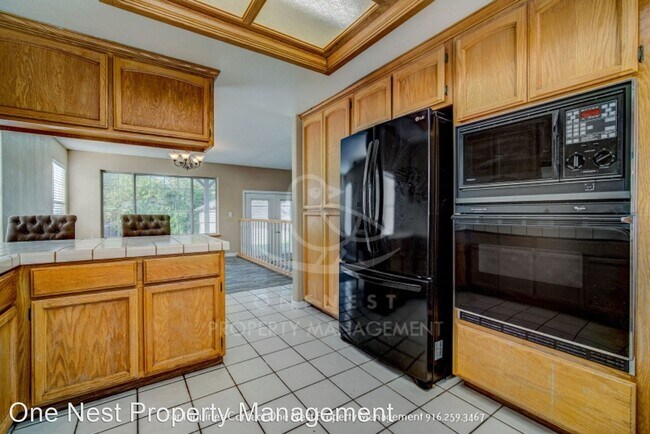 Building Photo - 3 br, 2.5 bath House - 4947 Hemlock Street