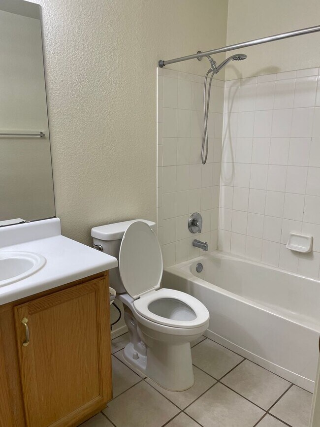 Building Photo - Desirable Home in Arroyo Ridge!