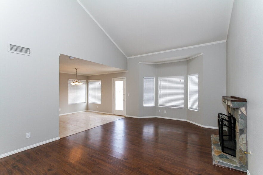 Building Photo - 857 Schooner Dr