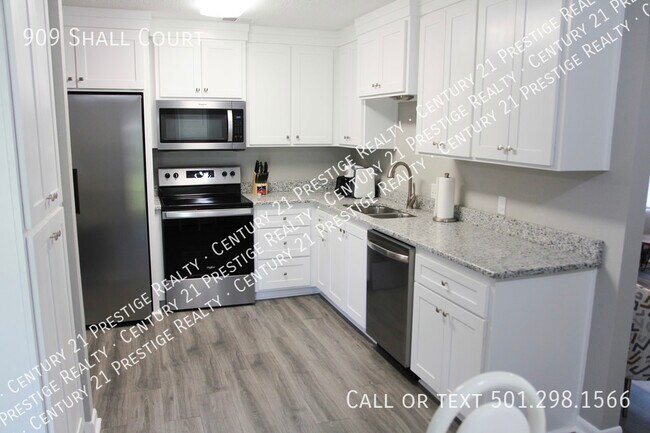 Building Photo - 909 Shall Ct