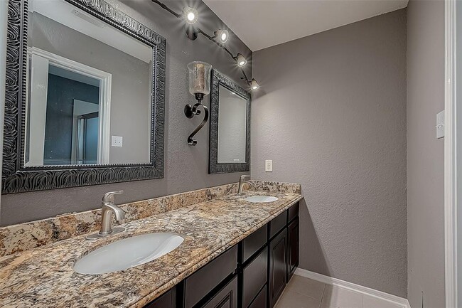 Building Photo - 1419 Kyle Hill Ln