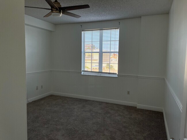 Building Photo - 616 Clearwater Park Rd