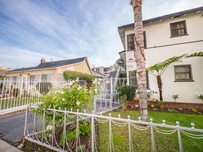 Building Photo - 6416 W. Fountain Ave