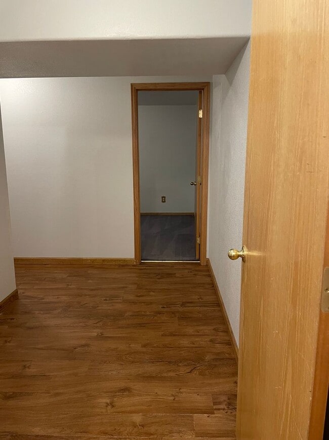 Building Photo - Spacious 4-Bedroom / 3-Bath Single Family Home in Windsor!