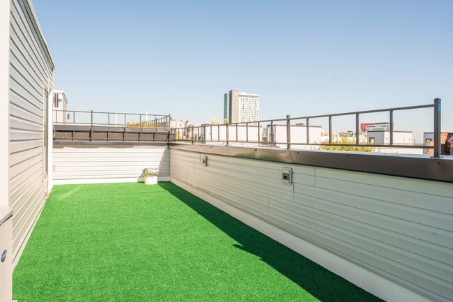 Building Photo - 1514 Master St