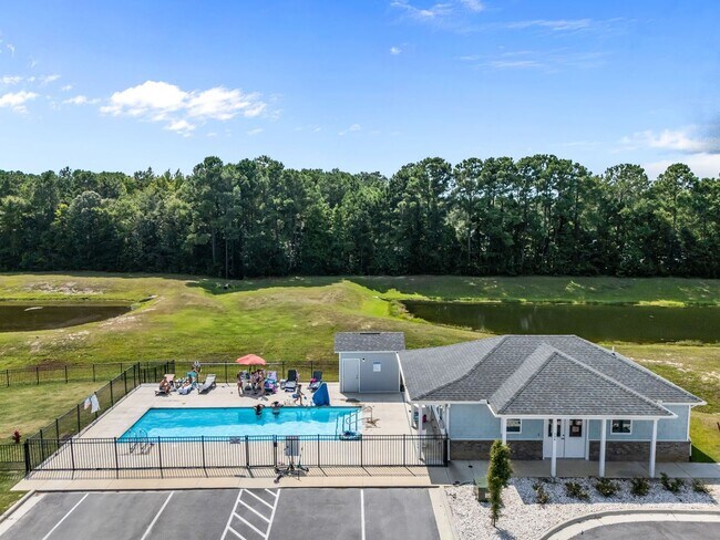 Building Photo - New Construction END UNIT, Pond View Back ...