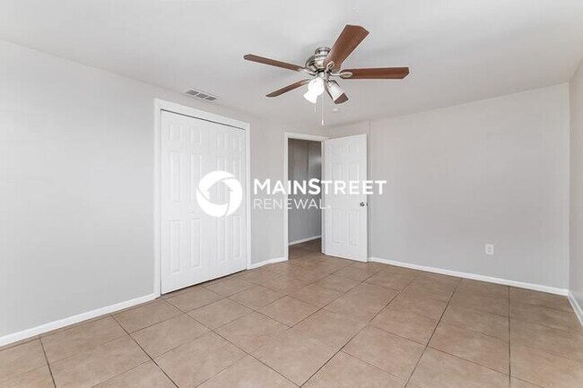 Building Photo - 4 Bedroom Pet-Friendly Home in HOLIDAY, FL with Main Street Renewal