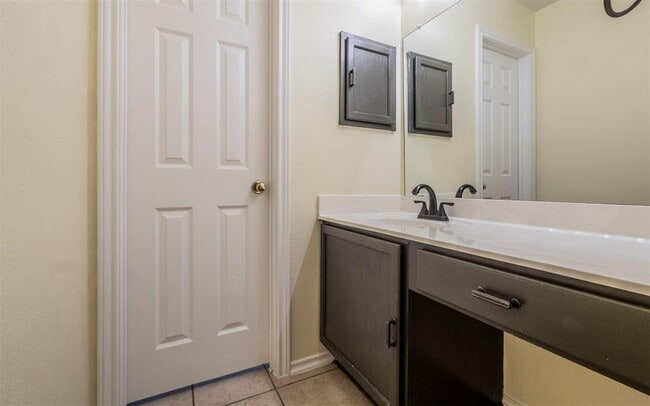 Building Photo - 2814 Bluejay Dr