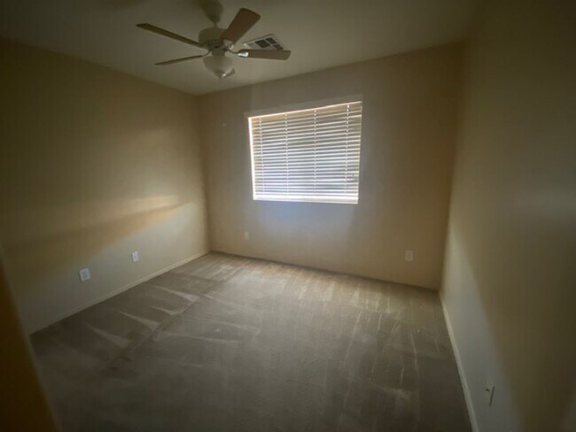 Building Photo - Gilbert 4 bedroom home