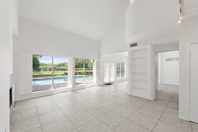 Building Photo - 57 Foxhall Crescent Dr