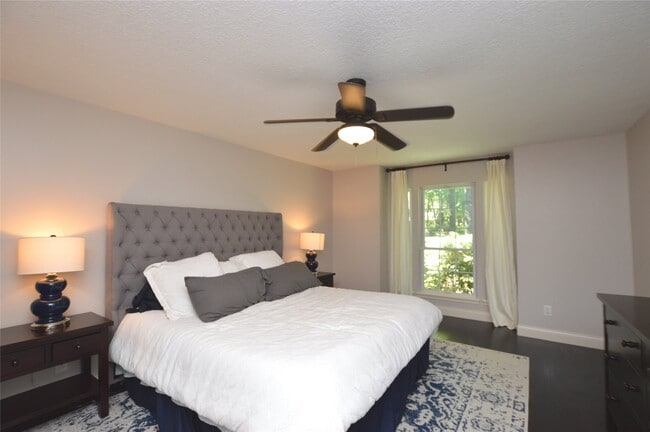 Building Photo - 2 Woodhaven Wood Ct