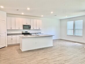 Building Photo - 1024 Greenshank Dr