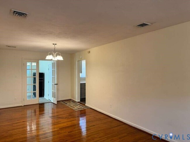 Building Photo - 2604 Sunnybrook Rd