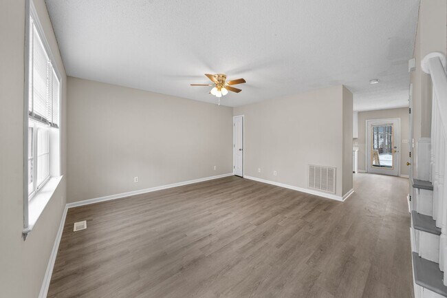 Building Photo - 111 Henley Pl