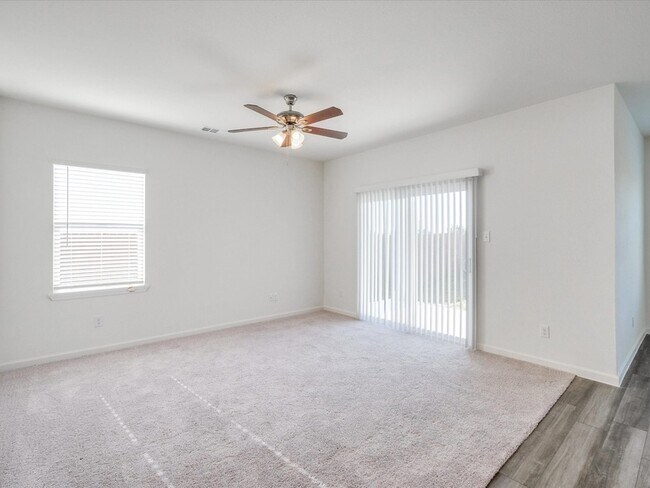 Building Photo - 1553 Shadow Hawk Dr