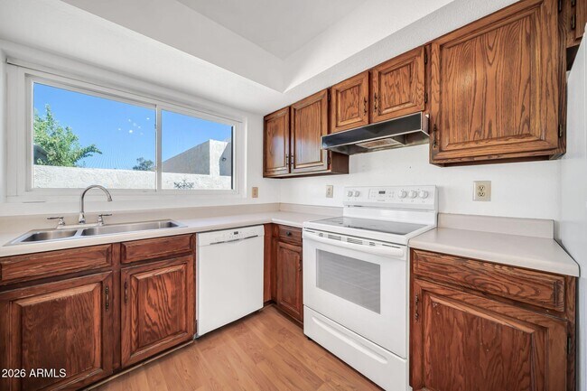 Building Photo - 6209 N 22nd Dr