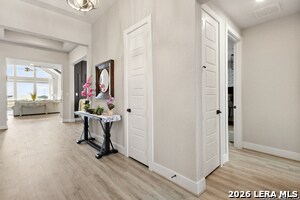 Building Photo - 113 Vamanos