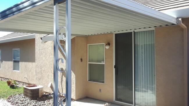 Building Photo - Spacious 3 bedroom home near Roseville Gal...