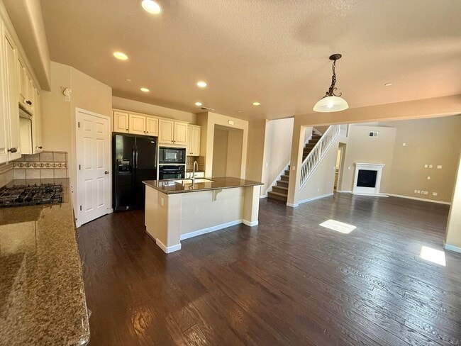 Building Photo - Charming 4 Bedroom Home in Springlake