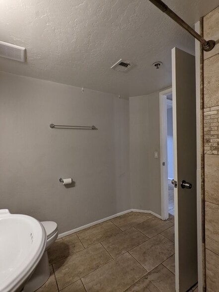 Building Photo - 12221 W Bell Rd