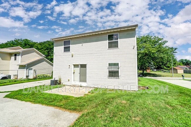 Building Photo - 3571 Turret Green Dr