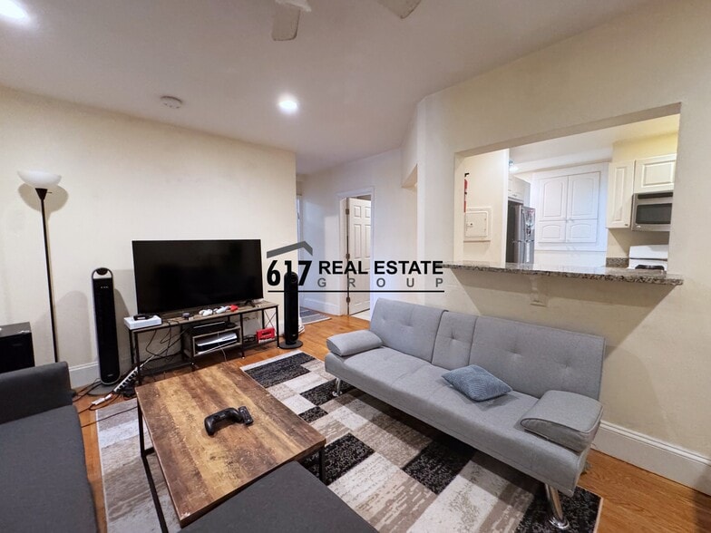 Building Photo - 56 Egmont St