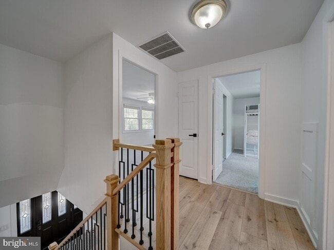 Building Photo - 1782 Shaftsbury Ave