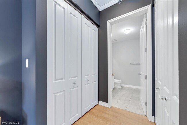 Building Photo - 170 W Polk St